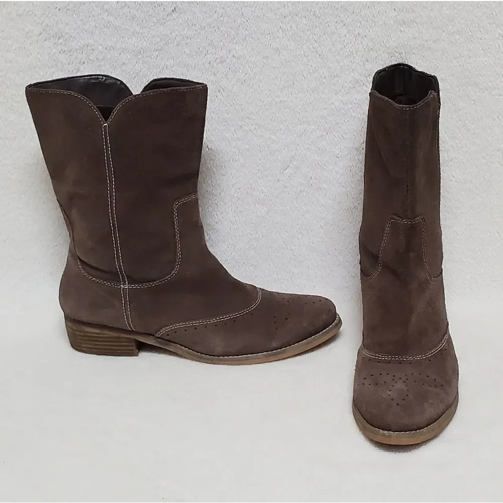 AMERICAN Eagle Outfitters Gray Suede Leather Eyelet Western Ankle Boots Booties